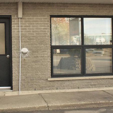 Motel Du Canton Valcourt ภายนอก รูปภาพ
